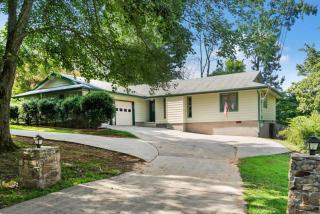 Eastview Drive Jolly Green Giant - 8