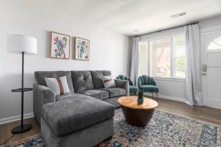 37th Street Bungalow - 4