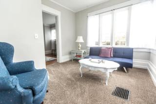 29th Street Trendy Lakeview Craftsman 8 - 5