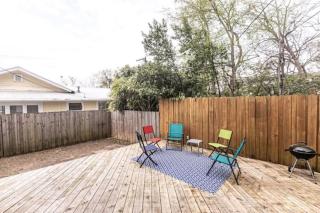 29th Street Trendy Lakeview Craftsman 8 - 4