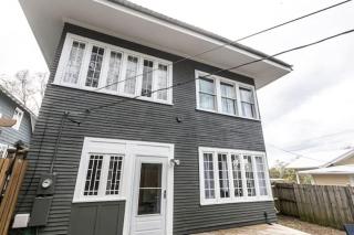 29th Street Trendy Lakeview Craftsman 8 - 8