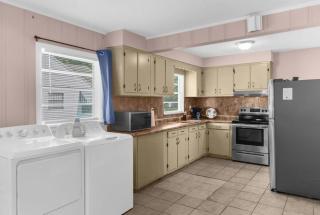 57th Blushing Bungalow - 9
