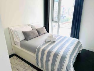 Cozy 2-Bedroom Downtown Condo in the East Village - 9