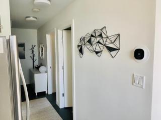 Cozy 2-Bedroom Downtown Condo in the East Village - 8