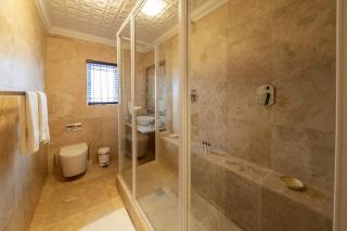 Jeffreys Bay Beach Accommodation Waters Edge - 2