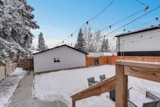 Rodeo Upper Suite in Trendy Killarney - 5