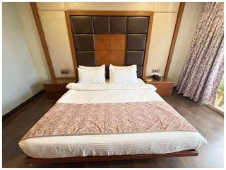 Private Beach Hotel Golden Palace with Swimming Pool in Puri - 2