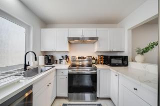 Jewell Street Gems Two homes in one - 3