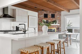 NEW Cozy Modern Home with Hot Tub and Ocean Views - 8