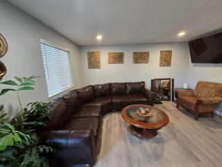 All New! Convenient Location! Sleeps 6 - 7