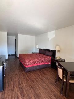 American Inn & Suites - 2