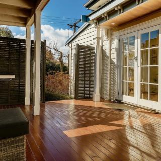 Central Blenheim Villa - 9