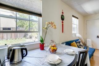 5 Mi to Dtwn Oakland Studio with Shared Patio - 6