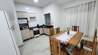 Geminado a 10 minutos do Centro, com Ar - 0