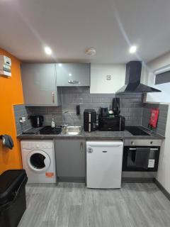 Perfect For Long Stays - Comfy Studio Apartment - 9