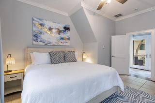 Luxe Family Retreat with Lagoon Views, Private Pool, Game Room, Concierge Services - 4