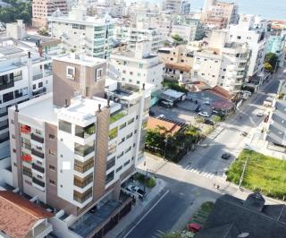 Apartamento 2 suítes, piscina aquecida condomínio, alto padrão, 1 quadra mar, familiar - 2
