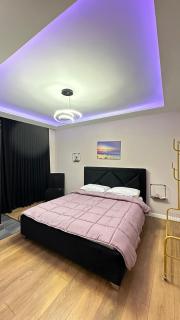 Bllok: Central Cozy Stay, 24/7 Self Check-in - 5