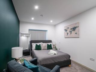 Modern Apartment by Leeds Arena & Uni - 8
