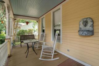 Spacious, Soulful Southern Stay - 5