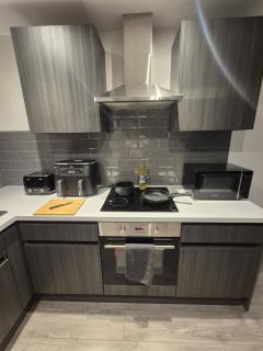 Cotswold Escape - City Centre - Bradford - 6