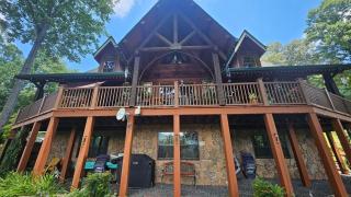 Mountain View 2BR Log Cabin Apt wPrivate BBQ Deck - 4
