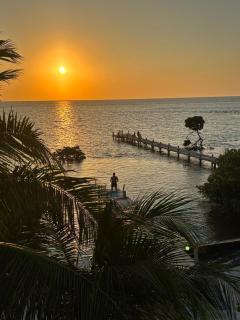 360 Suites - Seaside 6Bedroom Retreat - 8