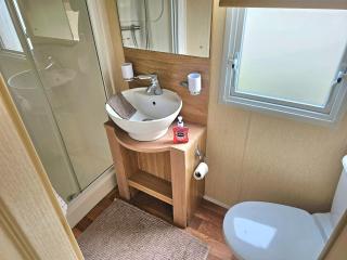 Ava's Sea View Retreat - 2