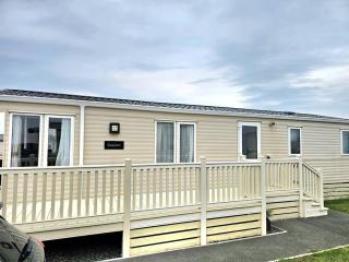 Ava's Sea View Retreat - 1