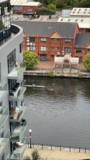 Old Trafford stadium apartment spacious and central - 5