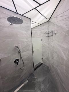 Cozy Luxury Apartment Downtown - 5