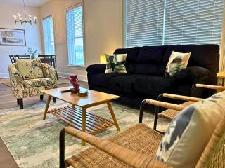 Well-Equipped 2BR Unit with Parking - GBay 301 - 6