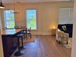 Well-Equipped 2BR Unit with Parking - GBay 301 - 3