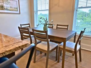 Well-Equipped 2BR Unit with Parking - GBay 301 - 1