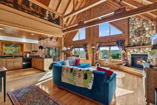 Mountain Escape on 6 acres w Hot Tub & Privacy - 4