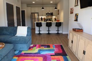 Deluxe Apt, King Bed, Pool, Gym,free "p" - 6