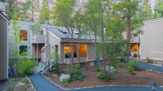 Near Ski Beach Hiking Trails Clubhouse Pool Hot Tub Access Juanita Blue by AvantStay - 0