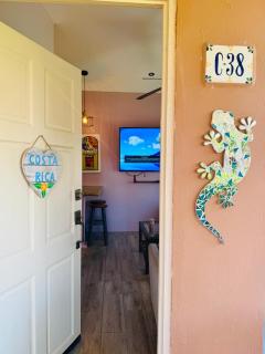 Paradise stay beach walk and dinning - Jacó - 0