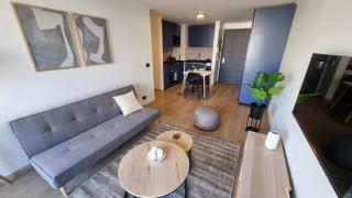Chic 2BR Retreat for 5 in Vibrant Las Condes Oasis - 0