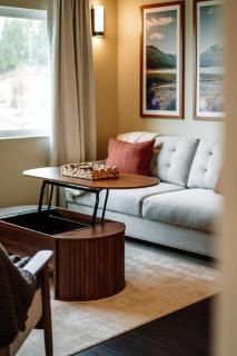 Prime Eagle River Stay - Walkable Location - 5