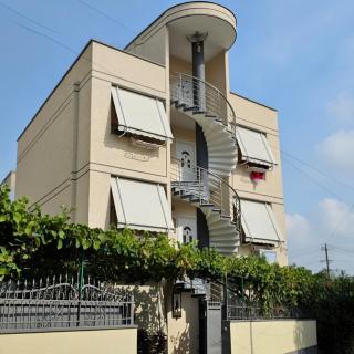 Vila huqi - 1