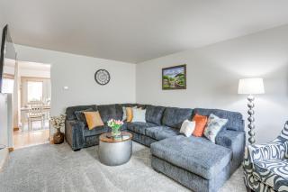 Townhome with Patio 1 Mi to Clearfield Riverwalk - 7