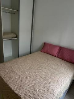 Apartamento em Condomínio Beverly Hills Praia de Vista Linda - Bertioga com Estacionamento e Piscina - 3