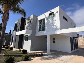 Luxurious & Modern House - 9