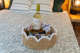 North Cascades Glamping with Hot-tub and Outdoor Kitchen - 7