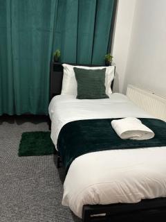 3bd in leicester near M1 - city - contractors - 6