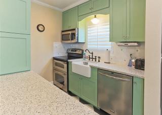 Beach Condo With Heated Pool, Coral Resort A1 - 6