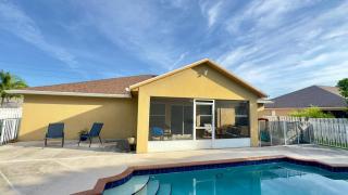The Poolside Escape Near Beaches - 2