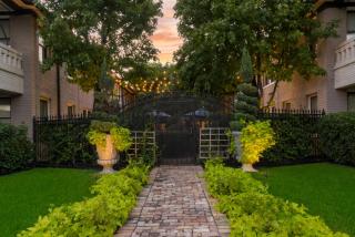 Sophisticated King Suite In Dallas - Swiss Ave - 1