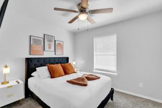 The Sunset Suite 3Bd 2Bath Att Garage Pvt Yard - Glenn Heights - 4
